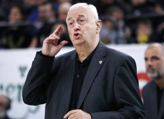 Σάκοτα στην ΕΡΤ: «Αυτό που περνάμε αυτές τις εβδομάδες δεν το θυμάμαι τελευταία, ξυπνάω και δεν ξέρω ποιοι θα παίξουν»