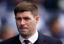 Κοιτάζει Τζέραρντ η Μπέρνλι