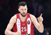 Ο Πίτερς δέχθηκε επίσκεψη αγάπης από φιλάθλους του Ολυμπιακού